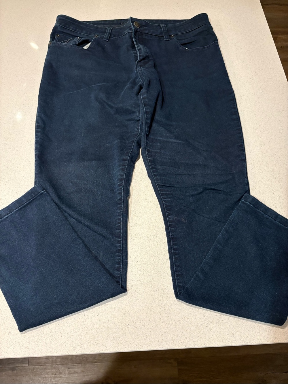 Straight-Leg Men's Jeans in Deep Navy